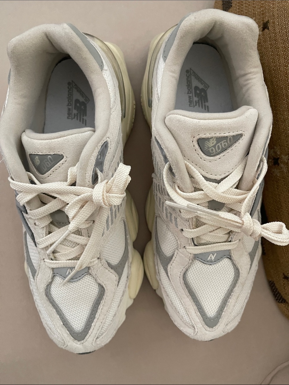 New Balance Neutral White & Light Gray Retro Runner Sneakers - Picture 2 of 7